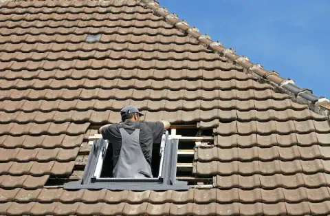 Pose de velux - Montesquieu-des-Albères